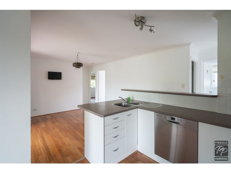 2 Lyndora Close, Riverhills QLD 4074