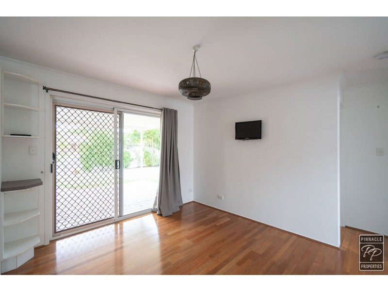 2 Lyndora Close, Riverhills QLD 4074