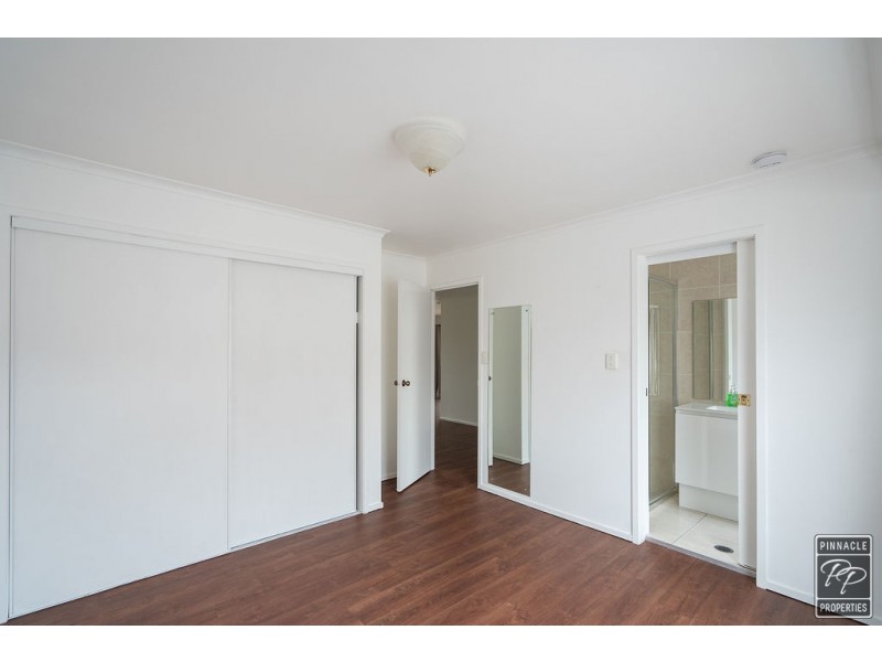 2 Lyndora Close, Riverhills QLD 4074