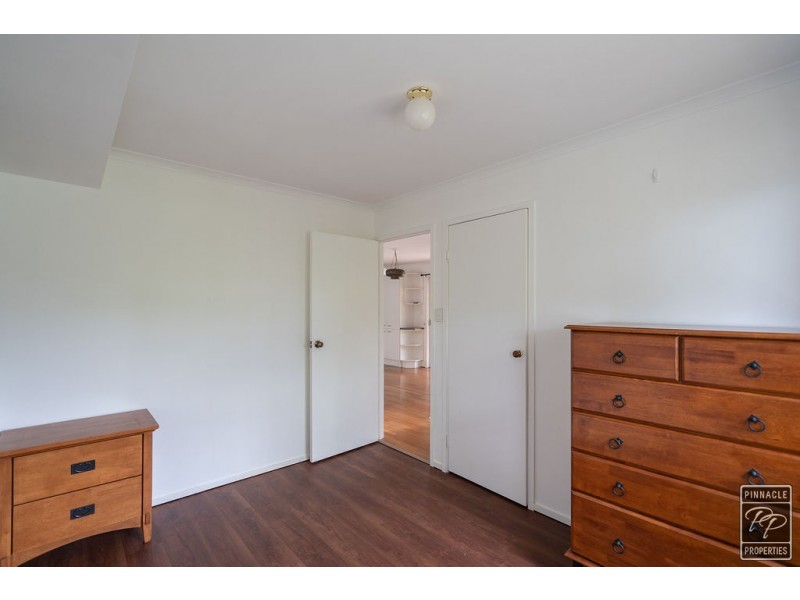 2 Lyndora Close, Riverhills QLD 4074