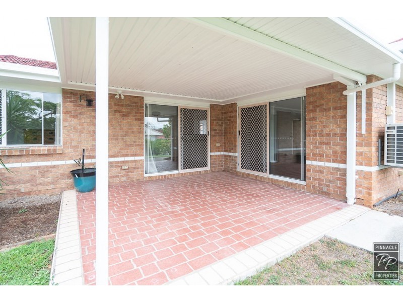 2 Lyndora Close, Riverhills QLD 4074