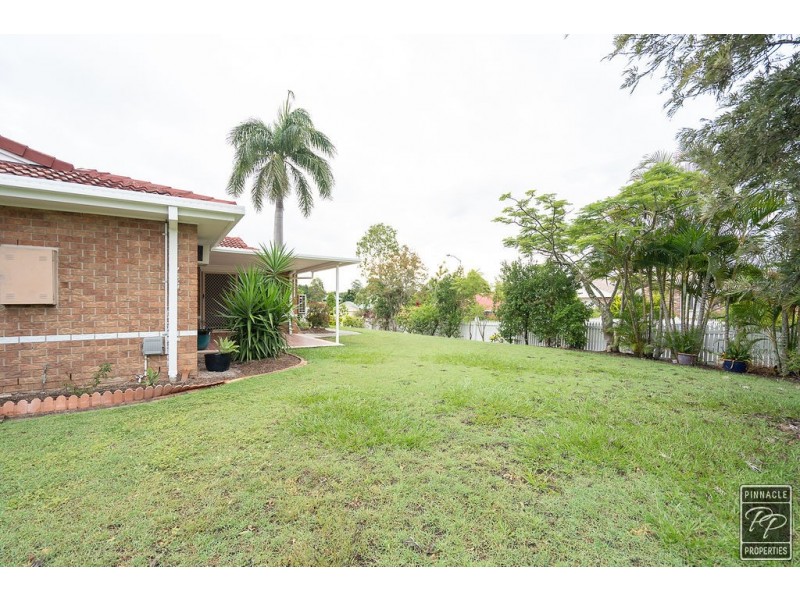 2 Lyndora Close, Riverhills QLD 4074