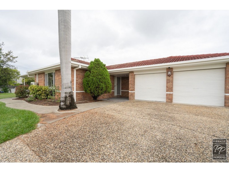 2 Lyndora Close, Riverhills QLD 4074