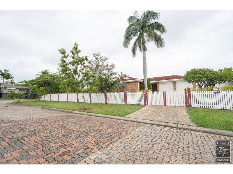 2 Lyndora Close, Riverhills QLD 4074