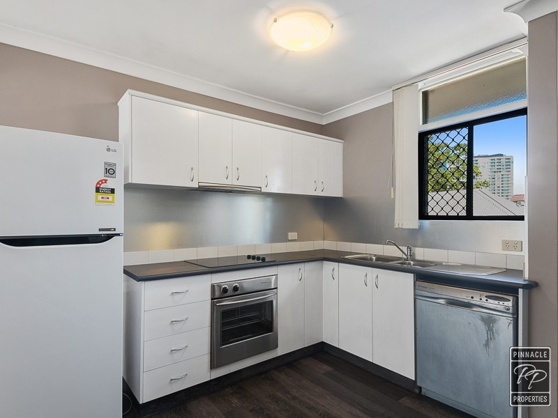 4/574 Kingsford Smith Drive, Hamilton QLD 4007