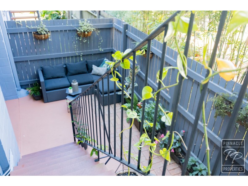 2/83 Indooroopilly Road, Taringa QLD 4068