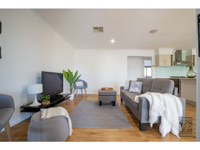 4 Zagalia Court, Kallangur QLD 4503