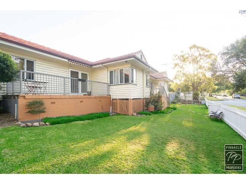 17 Boona Street, Petrie QLD 4502