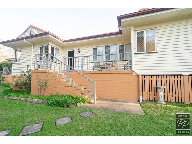 17 Boona Street, Petrie QLD 4502