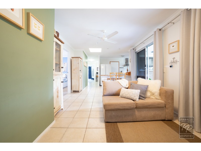 6 Pinkwood Street, Bellbowrie QLD 4070