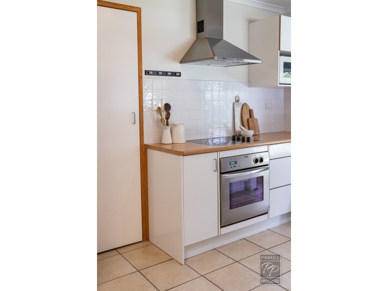 6 Pinkwood Street, Bellbowrie QLD 4070