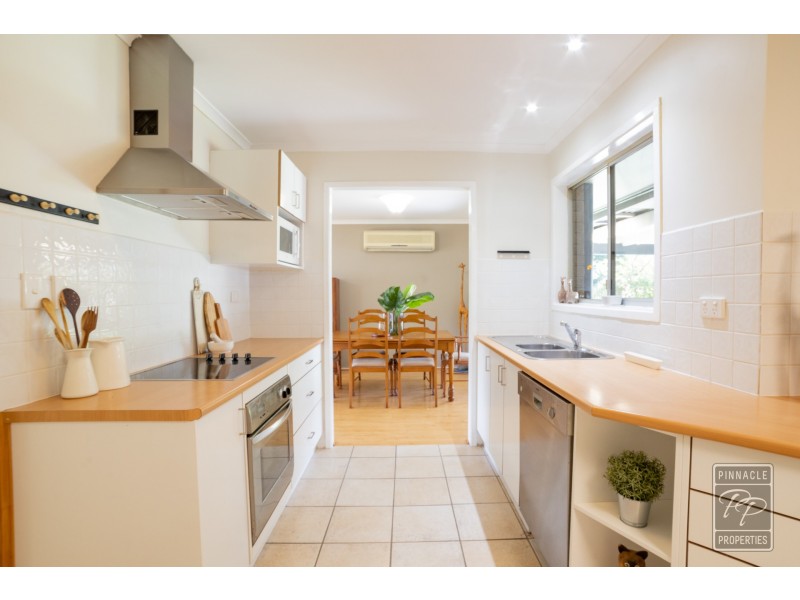 6 Pinkwood Street, Bellbowrie QLD 4070