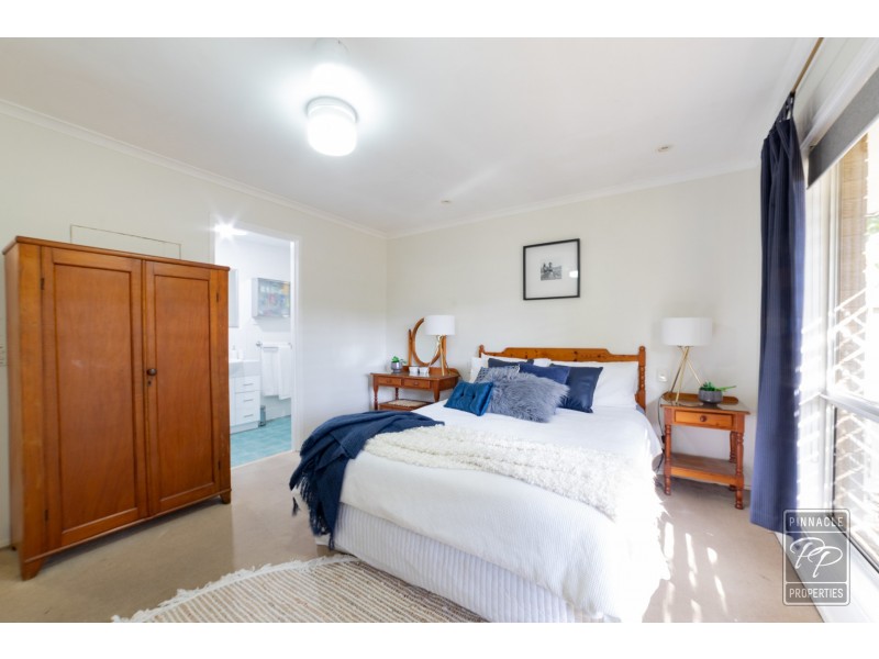 6 Pinkwood Street, Bellbowrie QLD 4070