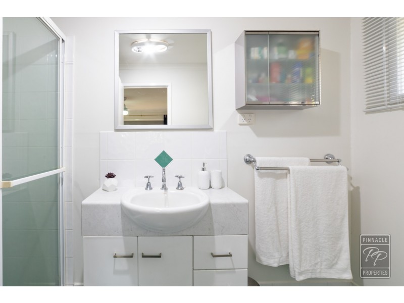 6 Pinkwood Street, Bellbowrie QLD 4070