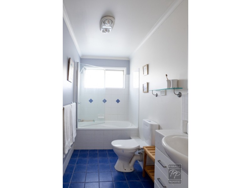 6 Pinkwood Street, Bellbowrie QLD 4070