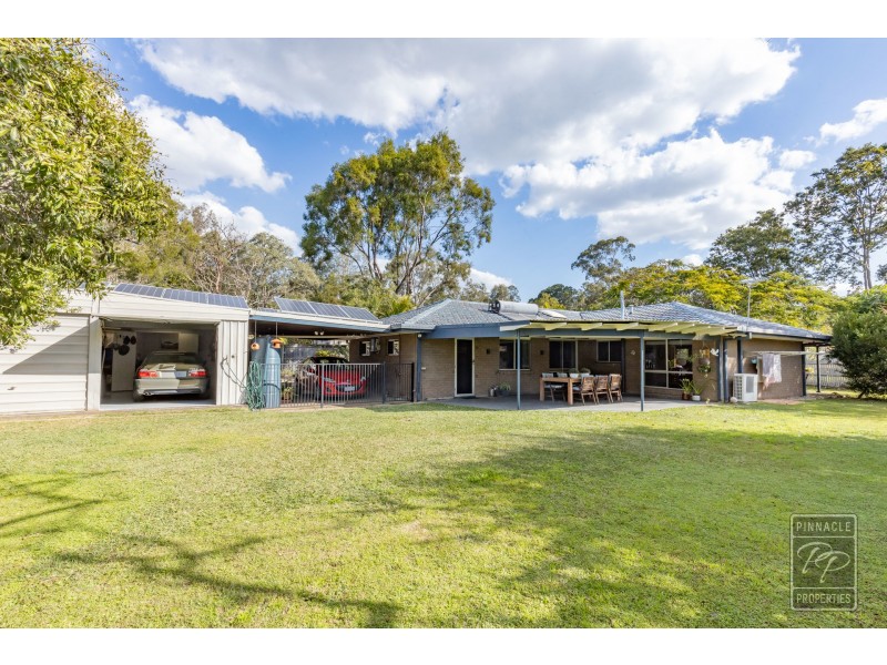 6 Pinkwood Street, Bellbowrie QLD 4070