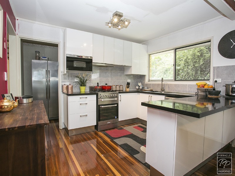 9 Apera Court, Kenmore QLD 4069