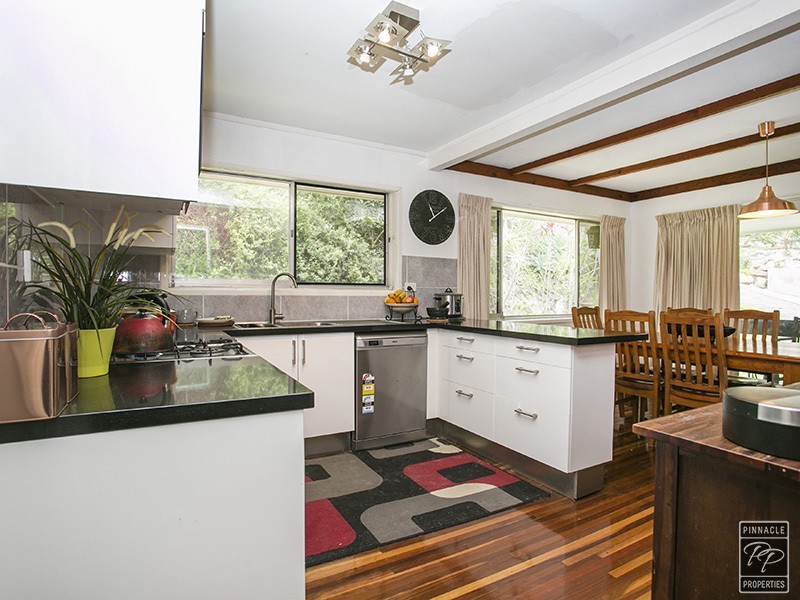 9 Apera Court, Kenmore QLD 4069