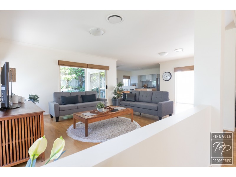 21 Central Avenue, Mount Ommaney QLD 4074