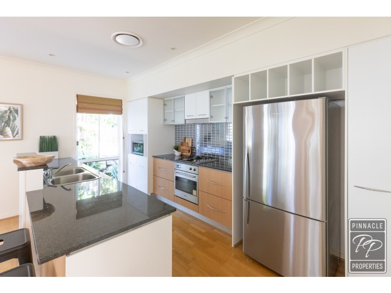 21 Central Avenue, Mount Ommaney QLD 4074