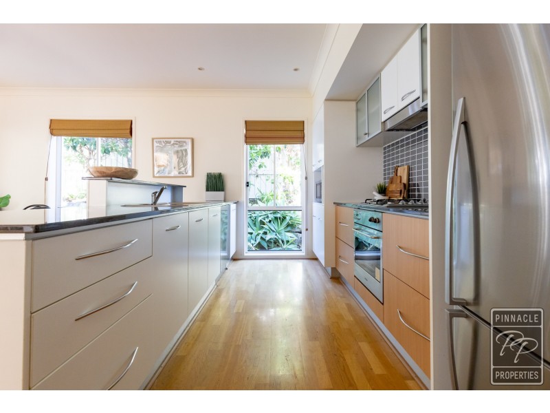 21 Central Avenue, Mount Ommaney QLD 4074