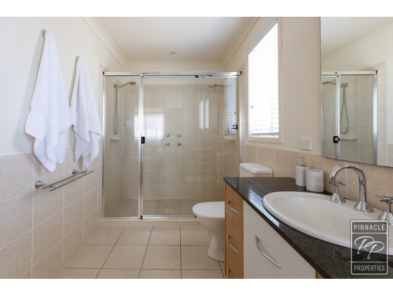 21 Central Avenue, Mount Ommaney QLD 4074