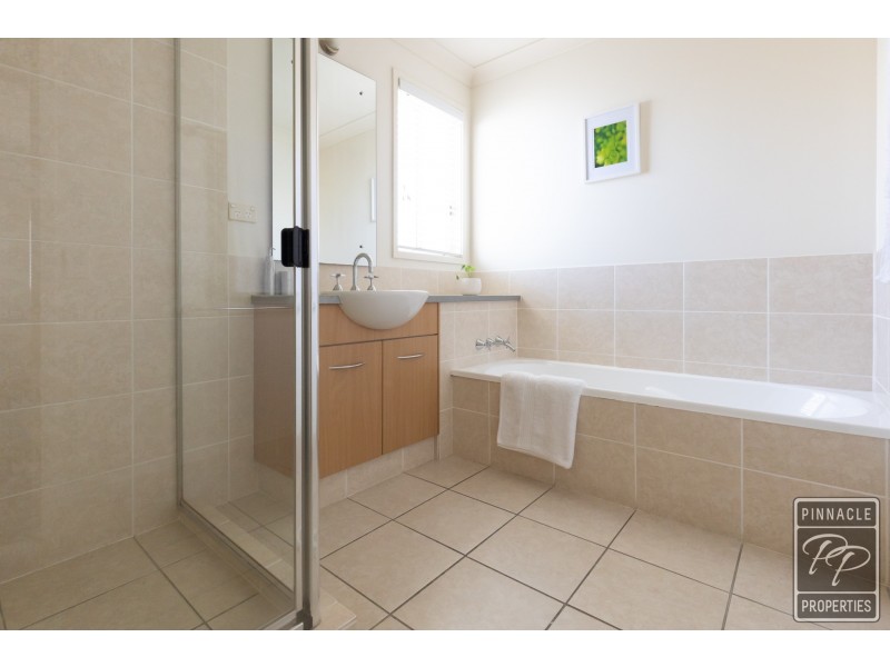 21 Central Avenue, Mount Ommaney QLD 4074