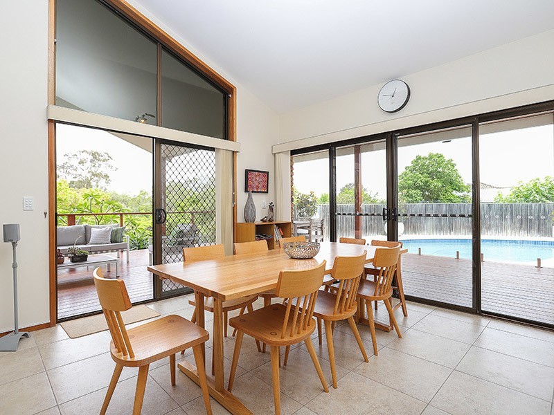 5 Emerald Court, Kenmore QLD 4069
