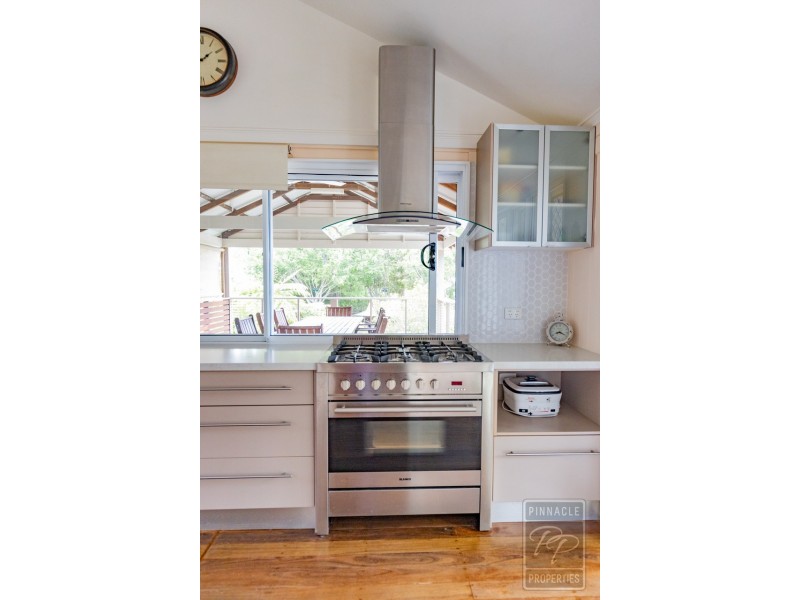 15 Saguaro Court, Tamborine Mountain QLD 4272