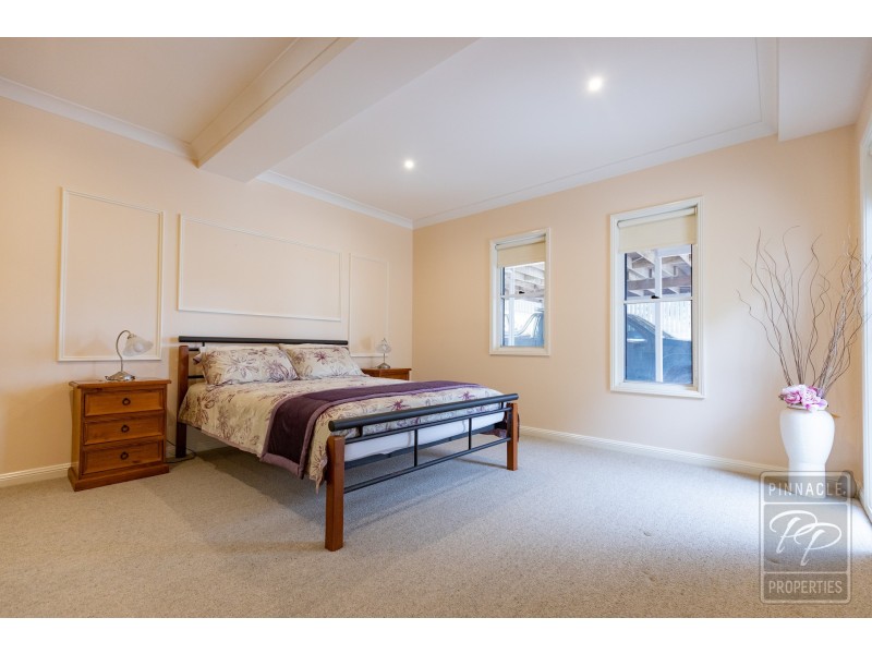 15 Saguaro Court, Tamborine Mountain QLD 4272