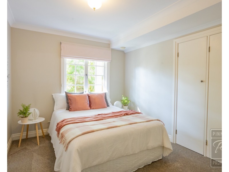 65 Gladstone Street, Indooroopilly QLD 4068