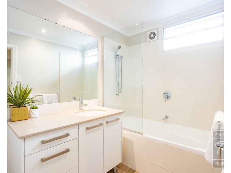 65 Gladstone Street, Indooroopilly QLD 4068