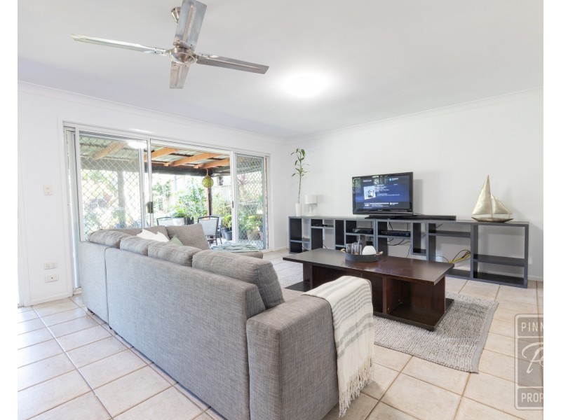 10 Robusta Place, Forest Lake QLD 4078