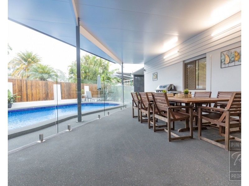 4 Compass Close, Jamboree Heights QLD 4074