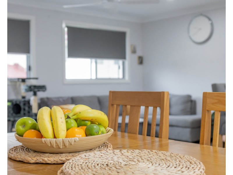 4 Compass Close, Jamboree Heights QLD 4074