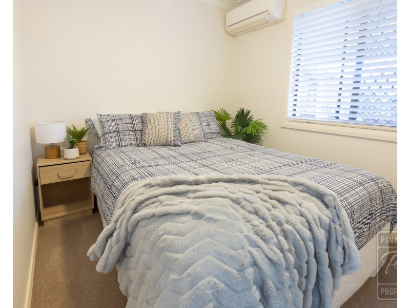 4 Compass Close, Jamboree Heights QLD 4074