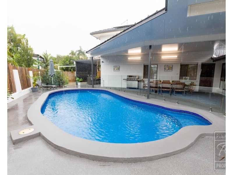 4 Compass Close, Jamboree Heights QLD 4074