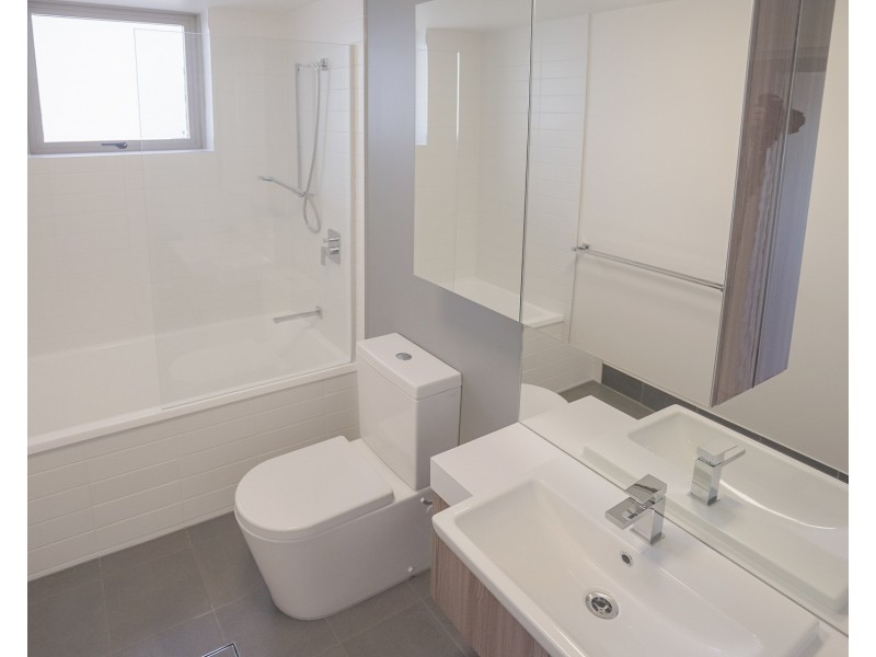 1704/17 Longland Street, Newstead QLD 4006