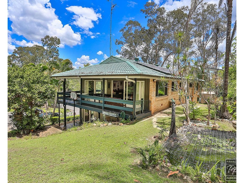9 Apera Court, Kenmore QLD 4069