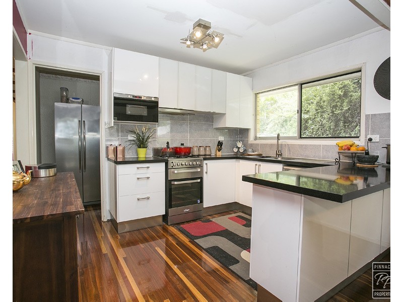9 Apera Court, Kenmore QLD 4069
