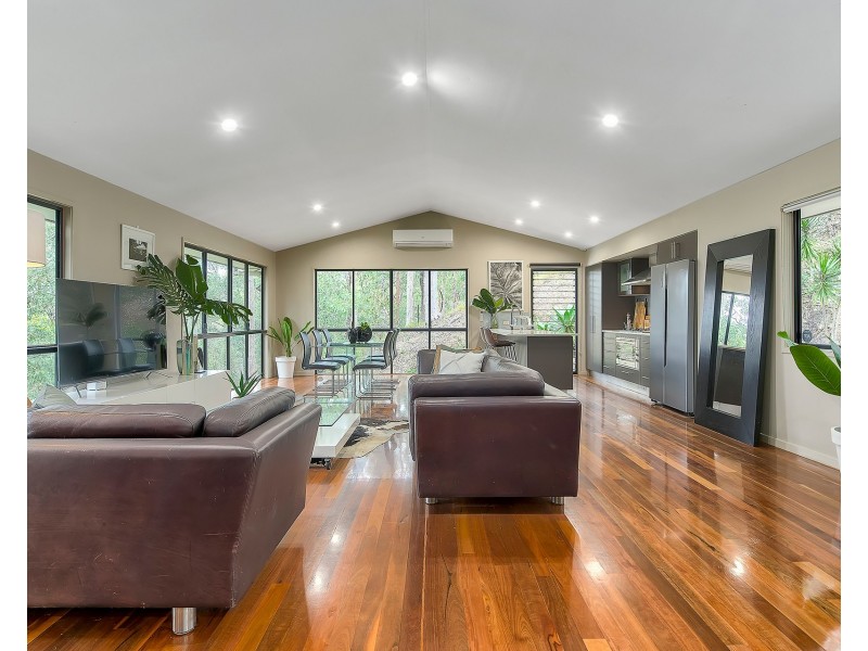 742 Haven Road, Upper Brookfield QLD 4069