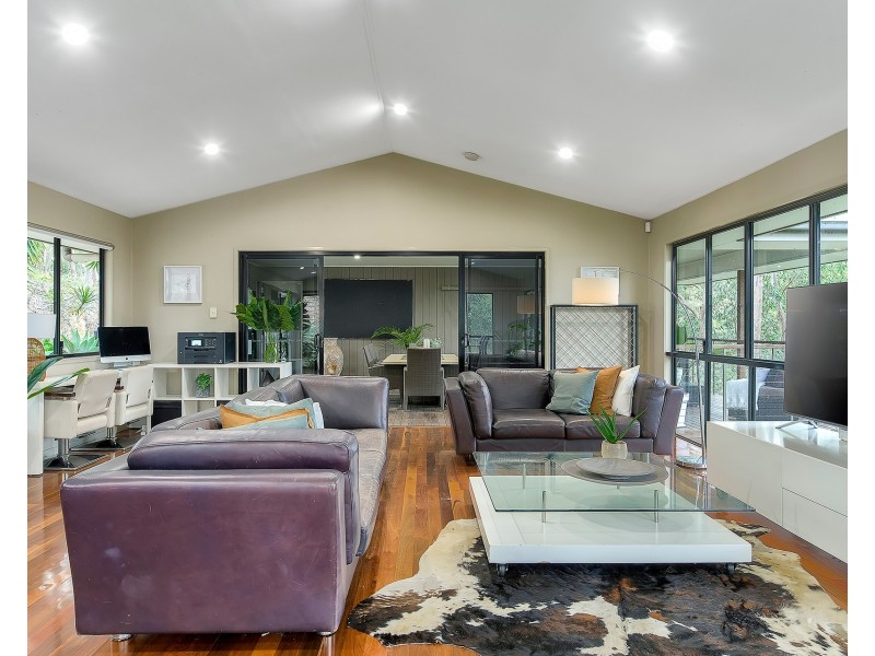 742 Haven Road, Upper Brookfield QLD 4069