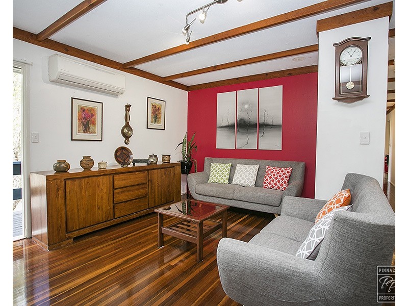 9 Apera Court, Kenmore QLD 4069