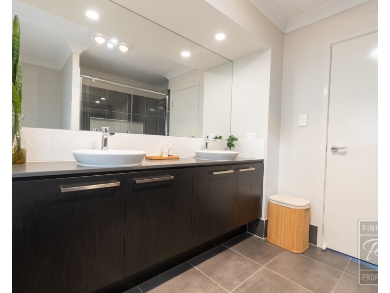 33 Centurion Circuit, Warner QLD 4500