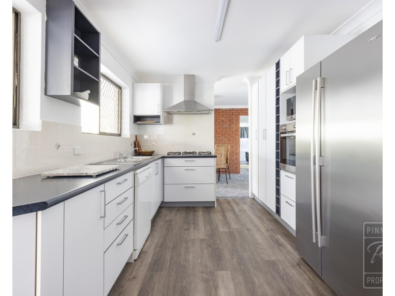 1 Carroo Court, Albany Creek QLD 4035