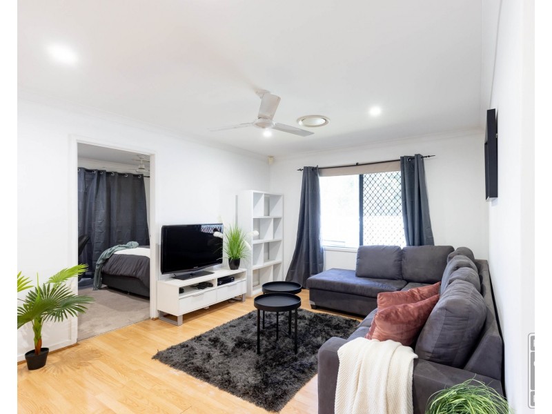 27 McKerrow Crescent, Goodna QLD 4300