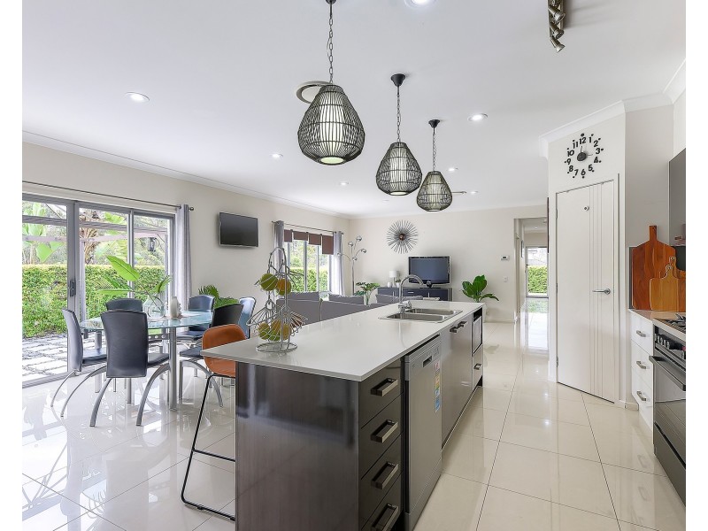 11 Jillaine Street, Everton Hills QLD 4053