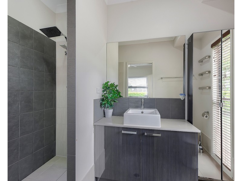 11 Jillaine Street, Everton Hills QLD 4053