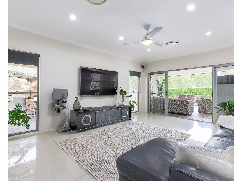 11 Jillaine Street, Everton Hills QLD 4053