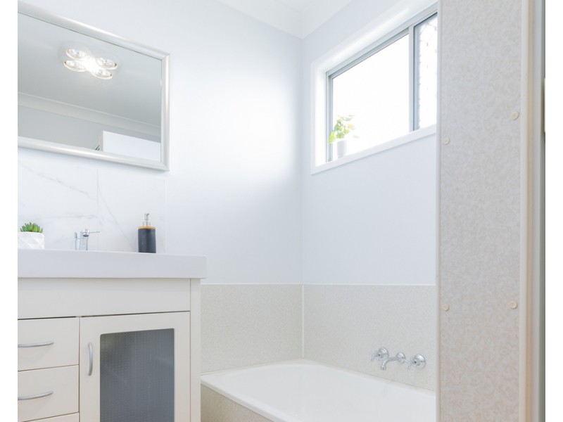 31 Dudleigh Street, North Booval QLD 4304